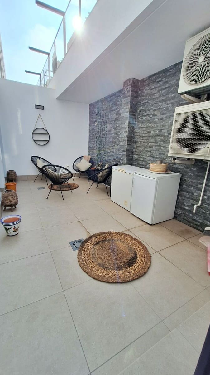 3 makuuhuone Huoneisto myytävänä paikassa Guardamar del Segura mukana uima-altaan 
autotalli - 549 950 € (Ref: 9640722)