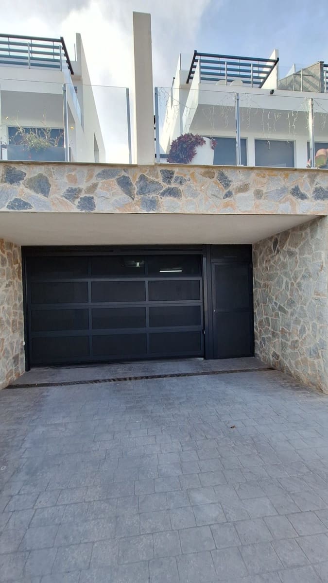 3 makuuhuone Huoneisto myytävänä paikassa Guardamar del Segura mukana uima-altaan 
autotalli - 549 950 € (Ref: 9640722)