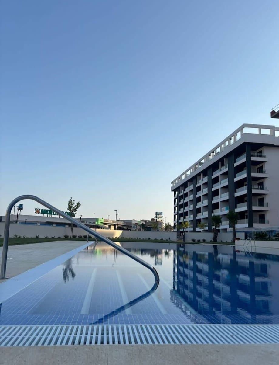 2 soverom Leilighet til salgs i Torrevieja med svømmebasseng garasje - € 350 000 (Ref: 9640724)