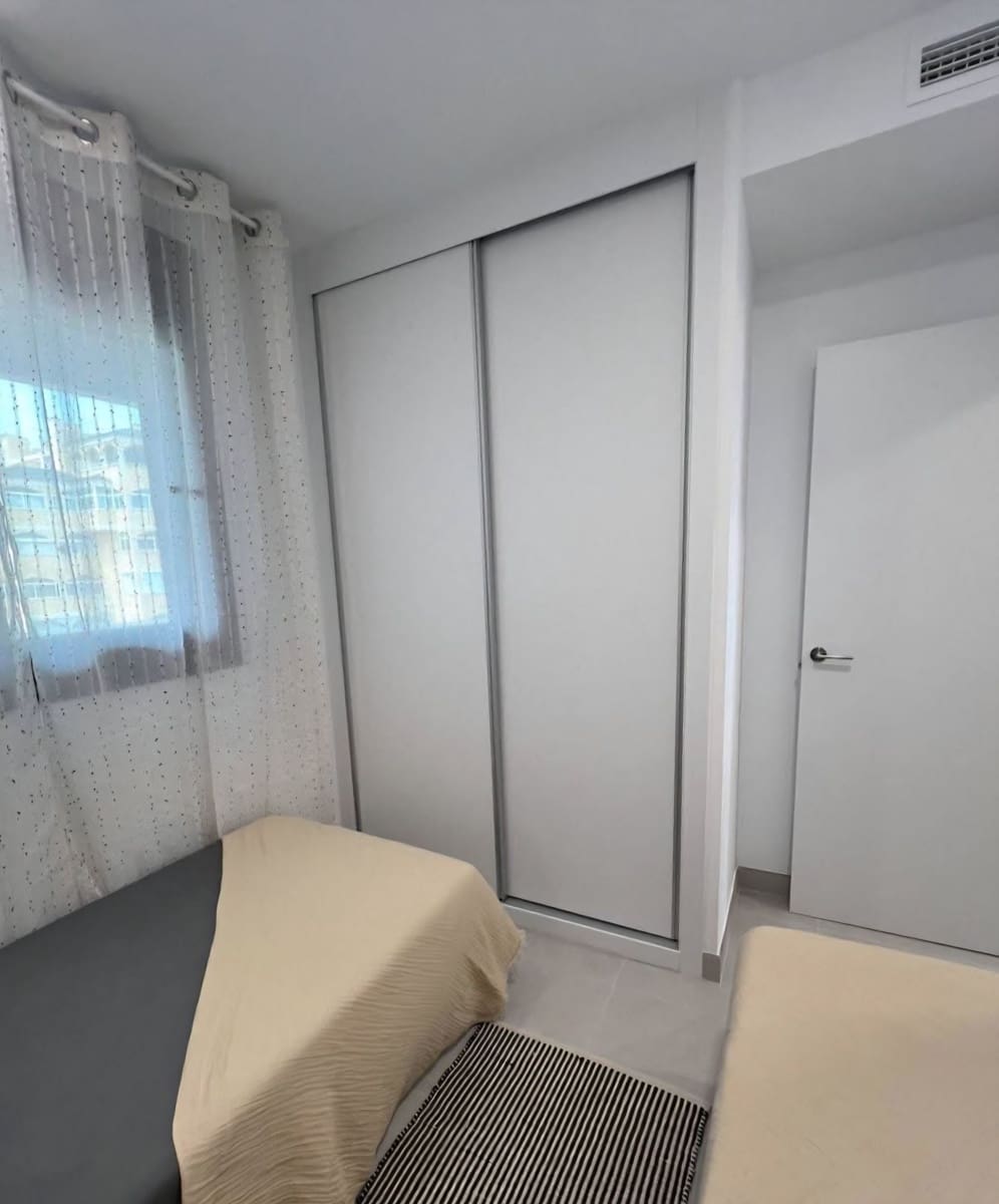 2 soverom Leilighet til salgs i Torrevieja med svømmebasseng garasje - € 350 000 (Ref: 9640724)