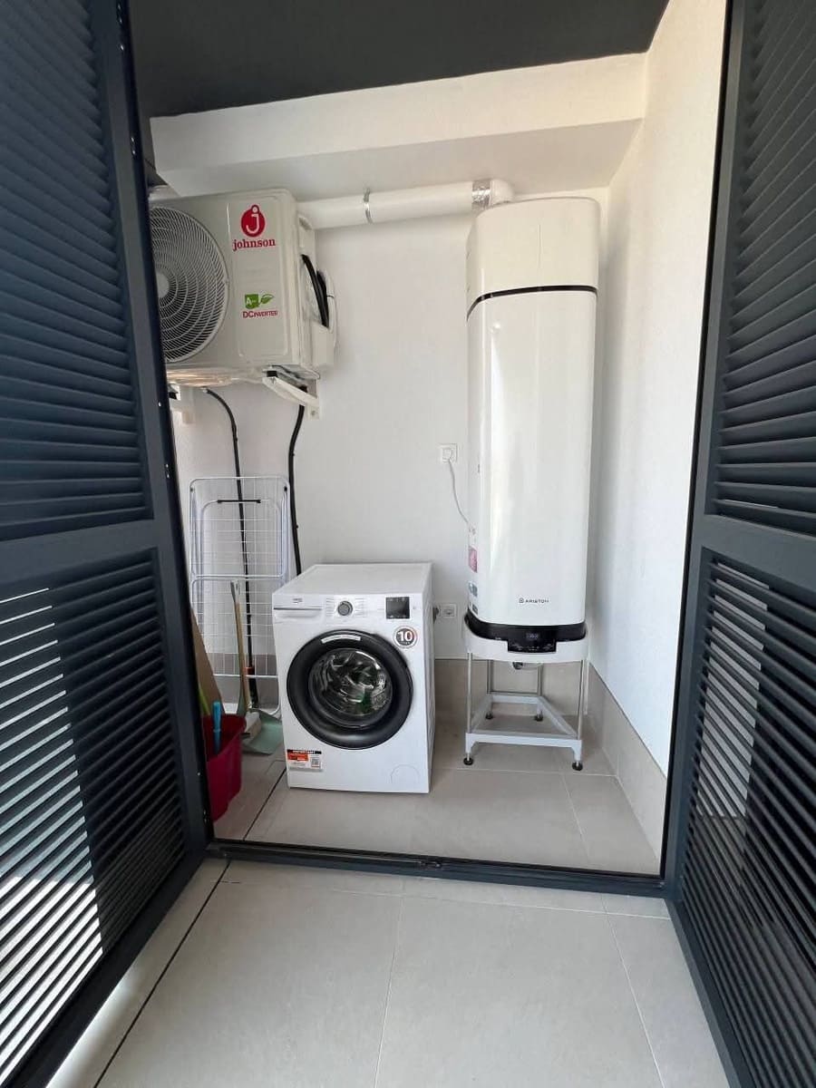 2 soverom Leilighet til salgs i Torrevieja med svømmebasseng garasje - € 350 000 (Ref: 9640724)