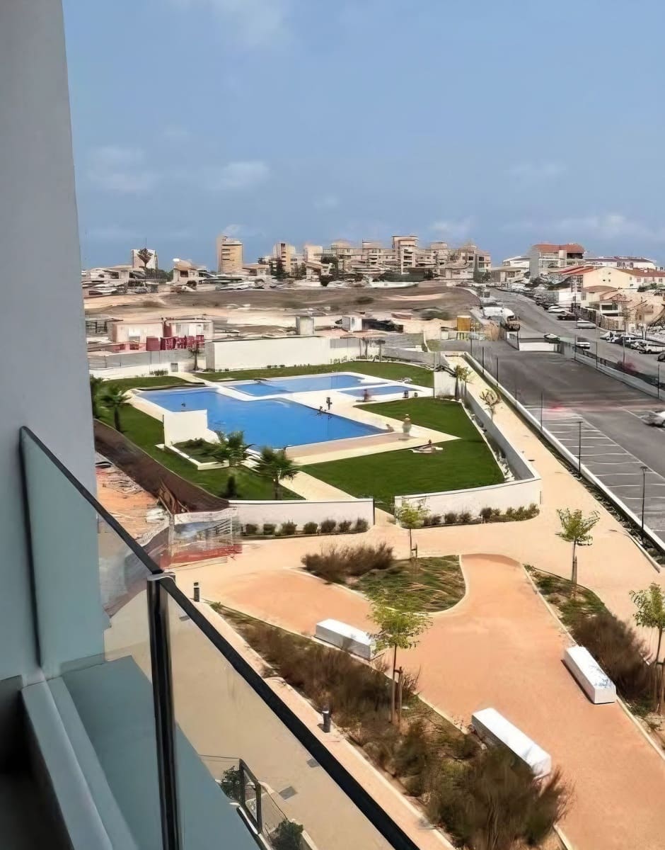 2 soverom Leilighet til salgs i Torrevieja med svømmebasseng garasje - € 350 000 (Ref: 9640724)