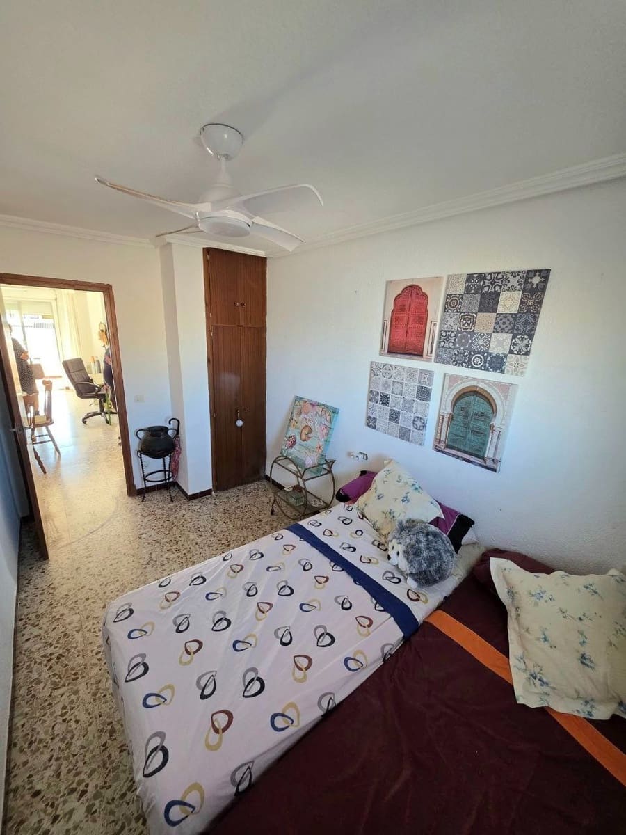 3 slaapkamer Appartement te koop in Torrevieja met zwembad garage - € 189.000 (Ref: 9640725)