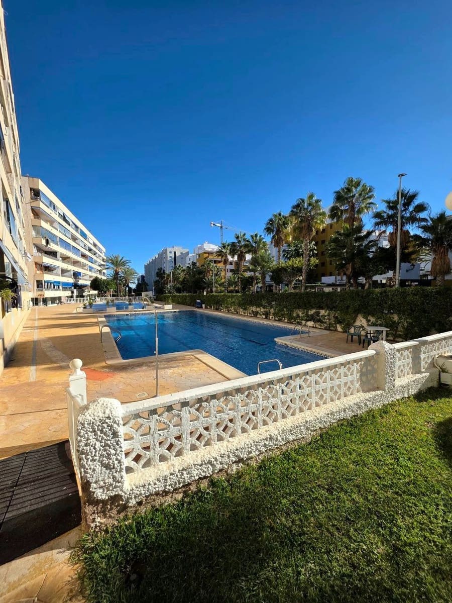 3 slaapkamer Appartement te koop in Torrevieja met zwembad garage - € 189.000 (Ref: 9640725)