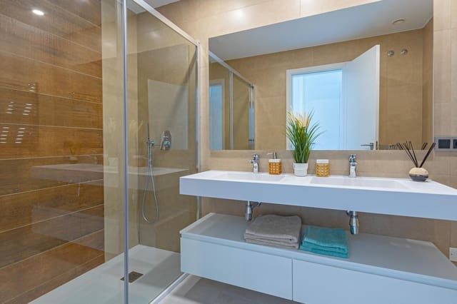 2 quarto Apartamento para venda em Benidorm com piscina garagem - 595 000 € (Ref: 9640726)