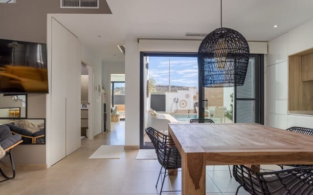 Chalet de 3 habitaciones en Benijófar en venta con piscina - 439.900 € (Ref: 9640728)