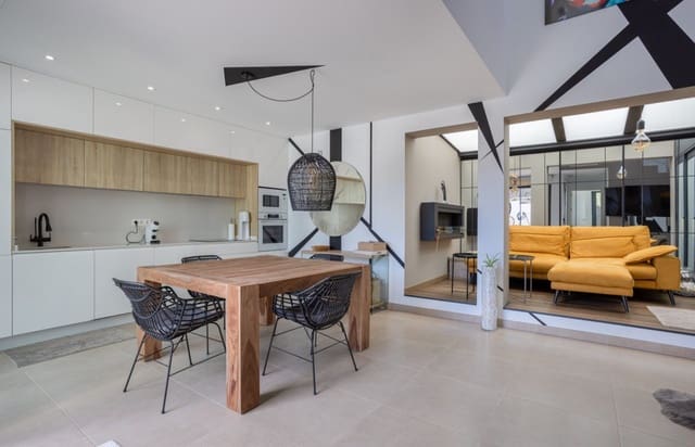 Chalet de 3 habitaciones en Benijófar en venta con piscina - 439.900 € (Ref: 9640728)