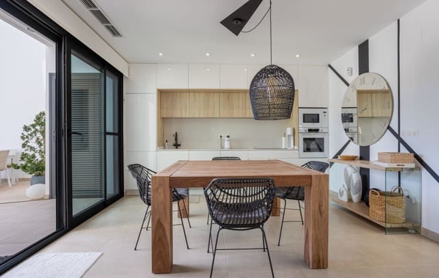 Chalet de 3 habitaciones en Benijófar en venta con piscina - 439.900 € (Ref: 9640728)