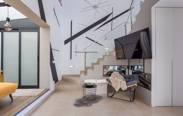 Chalet de 3 habitaciones en Benijófar en venta con piscina - 439.900 € (Ref: 9640728)