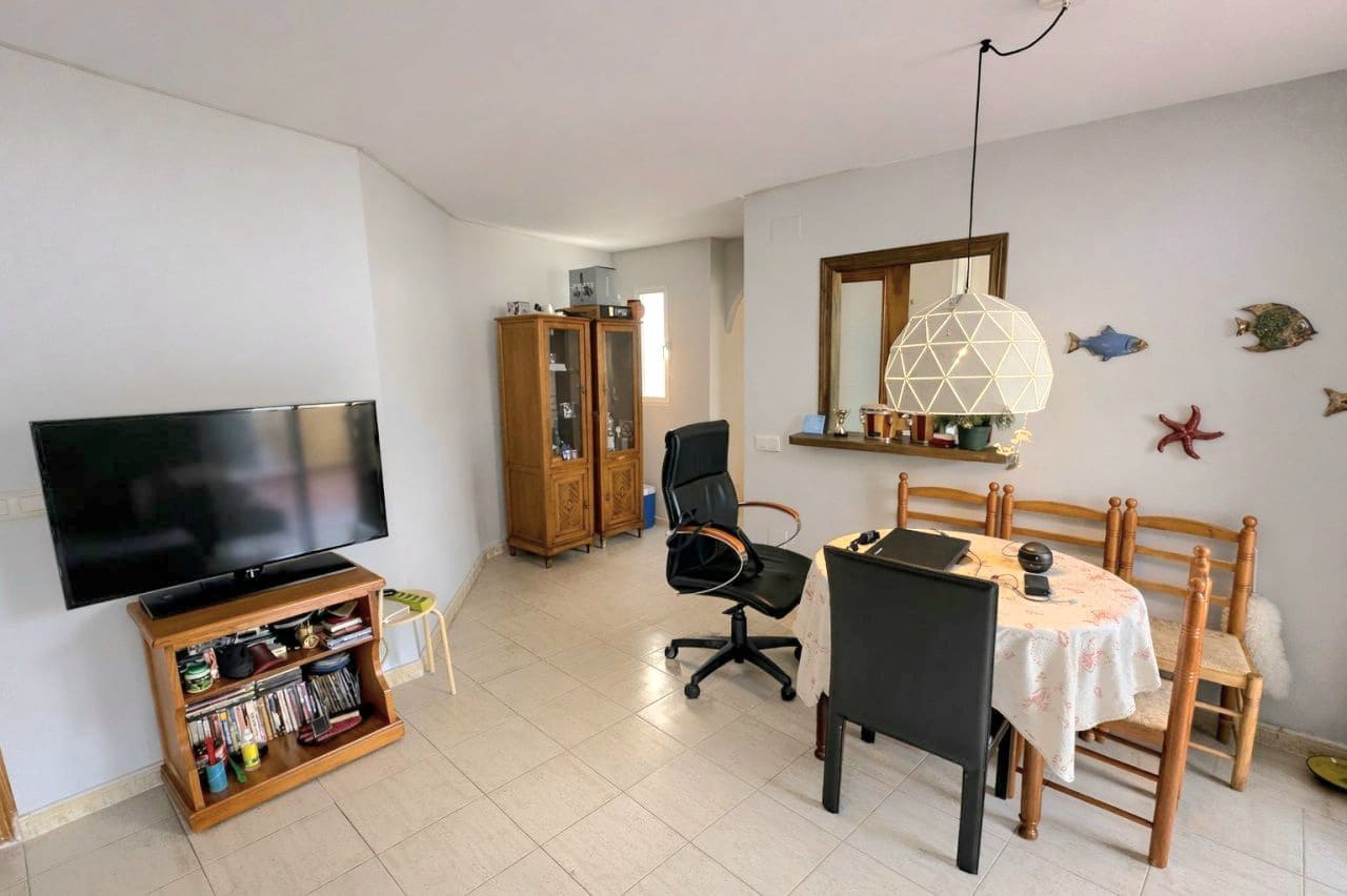 2 slaapkamer Penthouse te koop in Torrevieja - € 150.000 (Ref: 9640729)