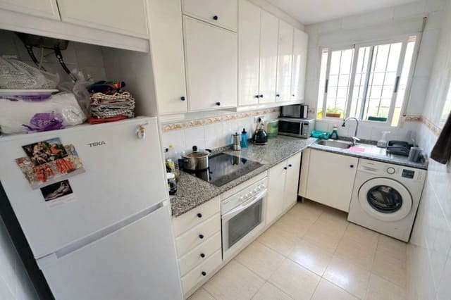 2 slaapkamer Penthouse te koop in Torrevieja - € 150.000 (Ref: 9640729)