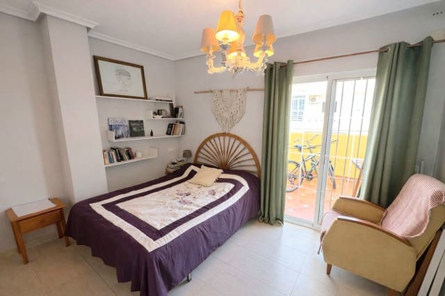 2 slaapkamer Penthouse te koop in Torrevieja - € 150.000 (Ref: 9640729)