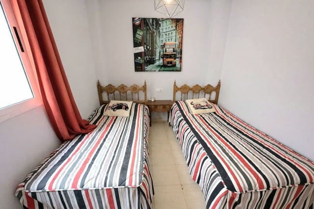 2 slaapkamer Penthouse te koop in Torrevieja - € 150.000 (Ref: 9640729)