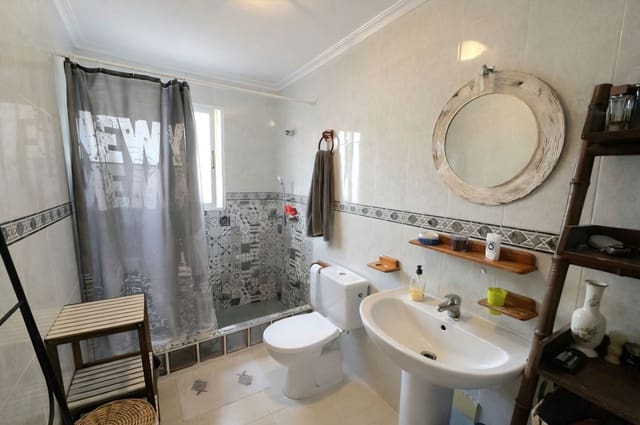 2 slaapkamer Penthouse te koop in Torrevieja - € 150.000 (Ref: 9640729)