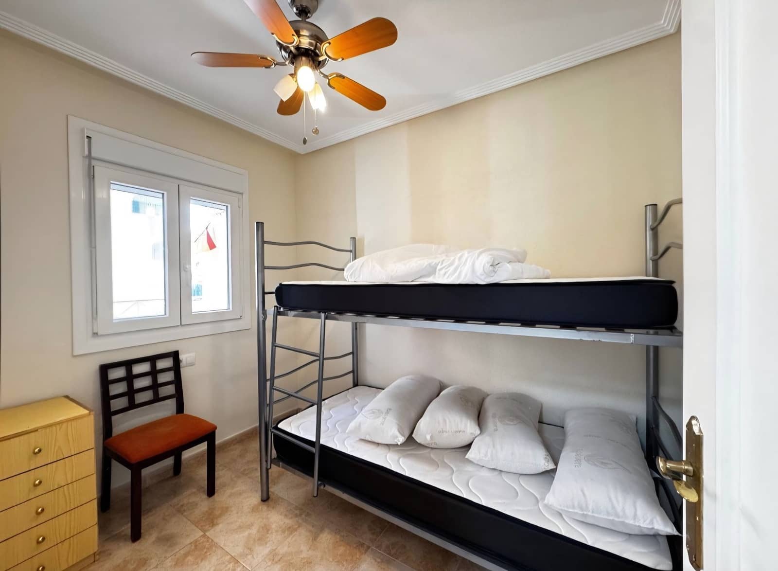 2 slaapkamer Appartement te koop in Torrevieja met zwembad - € 127.000 (Ref: 9640731)