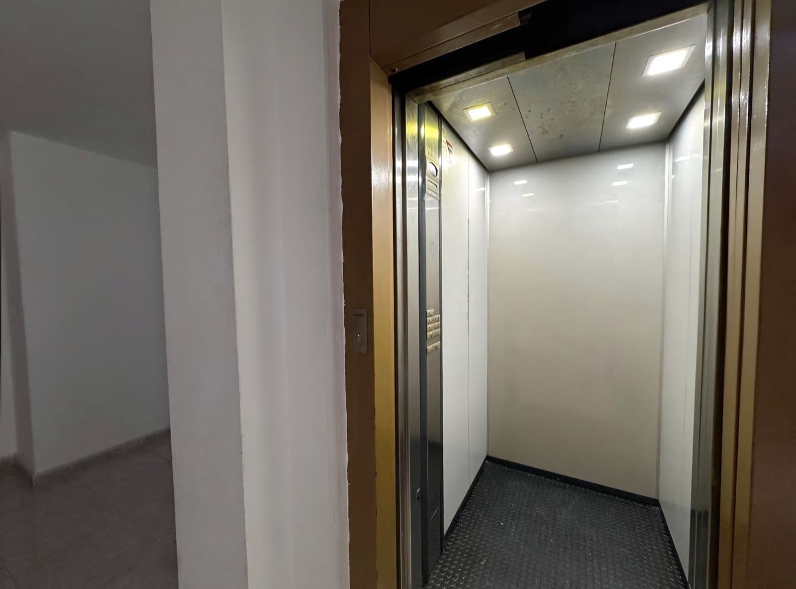 2 slaapkamer Appartement te koop in Torrevieja met zwembad - € 127.000 (Ref: 9640731)