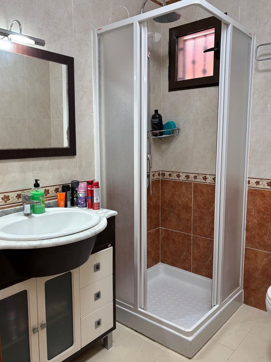 2 makuuhuone Huvila myytävänä paikassa Torrevieja mukana uima-altaan 
autotalli - 239 000 € (Ref: 9640733)