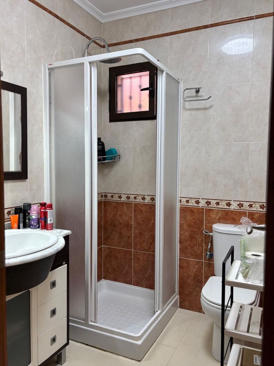 2 makuuhuone Huvila myytävänä paikassa Torrevieja mukana uima-altaan 
autotalli - 239 000 € (Ref: 9640733)