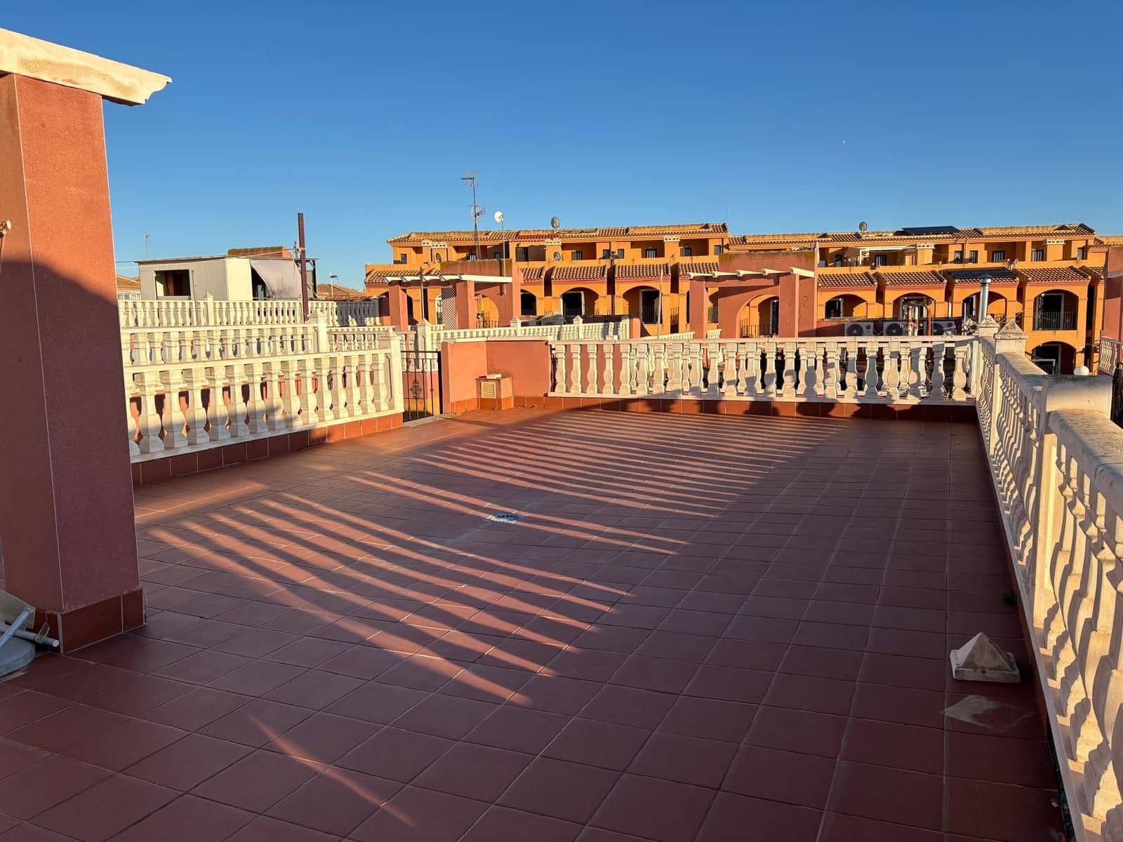 2 makuuhuone Huvila myytävänä paikassa Torrevieja mukana uima-altaan 
autotalli - 239 000 € (Ref: 9640733)