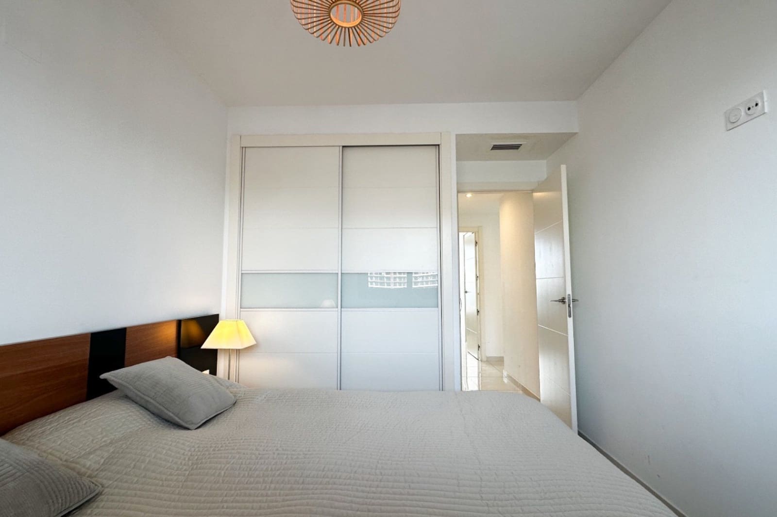 2 makuuhuone Huoneisto myytävänä paikassa Torrevieja mukana uima-altaan 
autotalli - 420 000 € (Ref: 9640734)