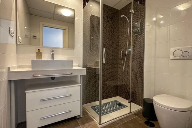 2 Zimmer Apartment zu verkaufen in Torrevieja mit Pool Garage - 420.000 € (Ref: 9640734)