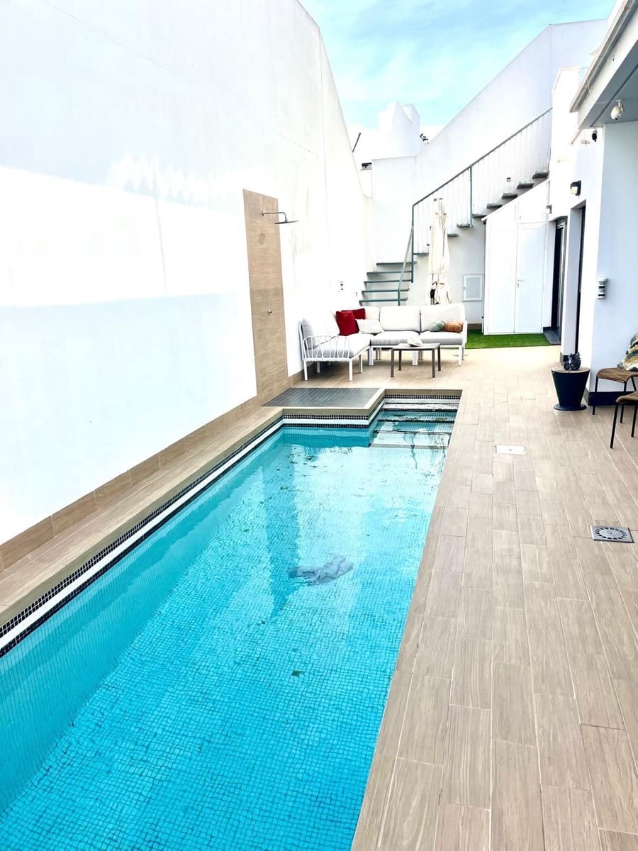 3 sovrum Villa till salu i Torrevieja med pool garage - 530 000 € (Ref: 9640737)