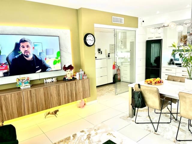 3 sovrum Villa till salu i Torrevieja med pool garage - 530 000 € (Ref: 9640737)