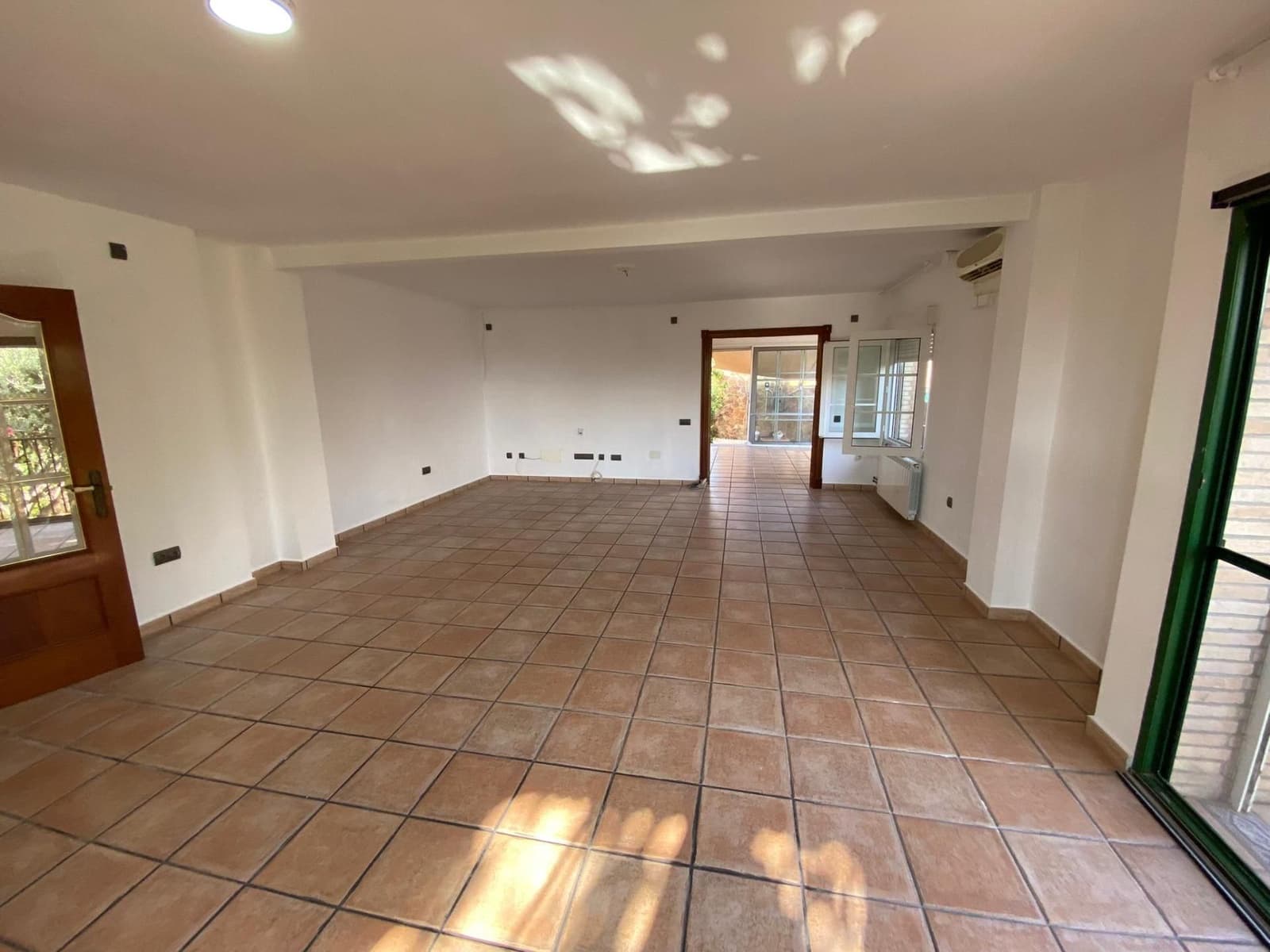 Chalet de 5 habitaciones en Torrevieja en venta con piscina garaje - 744.500 € (Ref: 9643795)