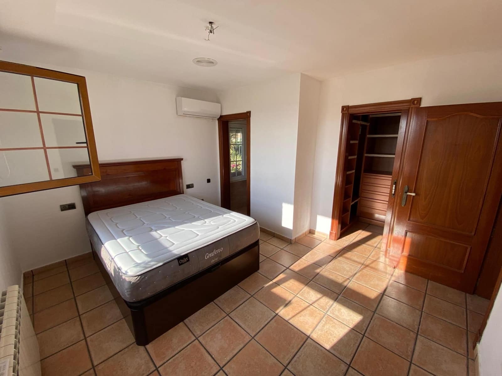 Chalet de 5 habitaciones en Torrevieja en venta con piscina garaje - 744.500 € (Ref: 9643795)