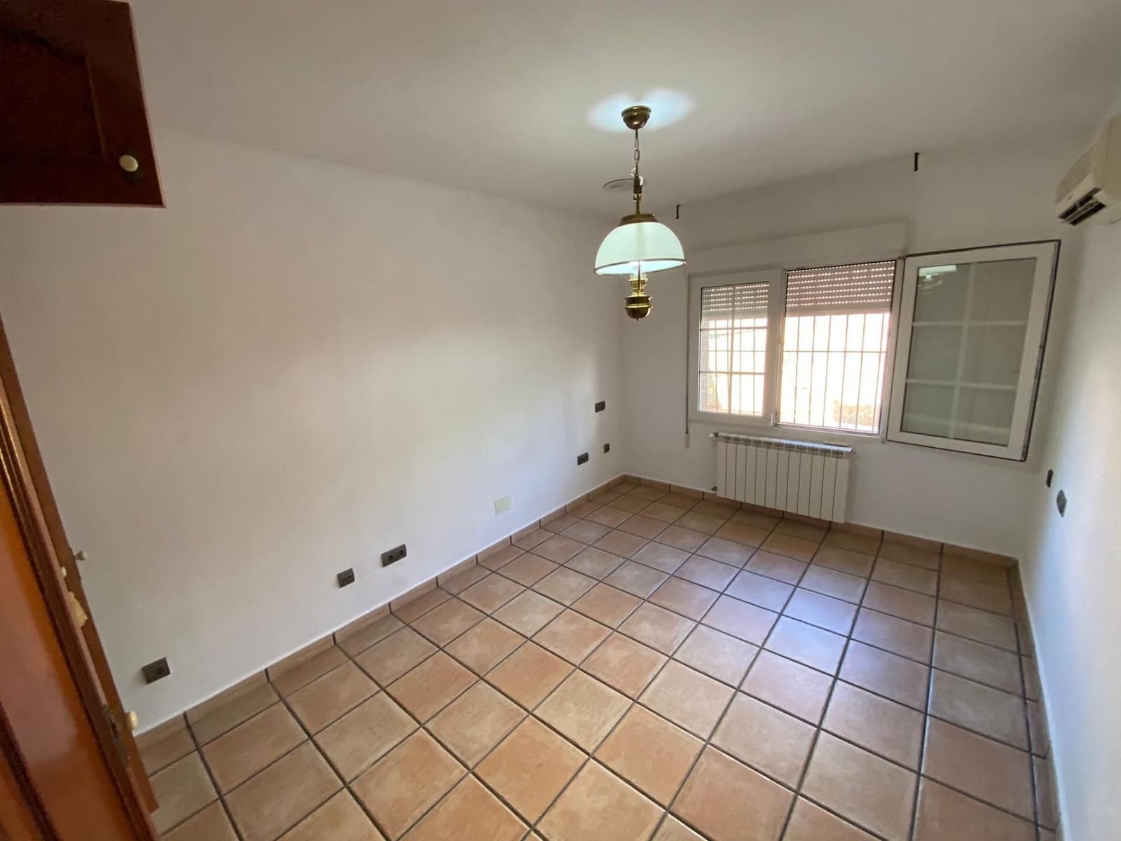 Chalet de 5 habitaciones en Torrevieja en venta con piscina garaje - 744.500 € (Ref: 9643795)