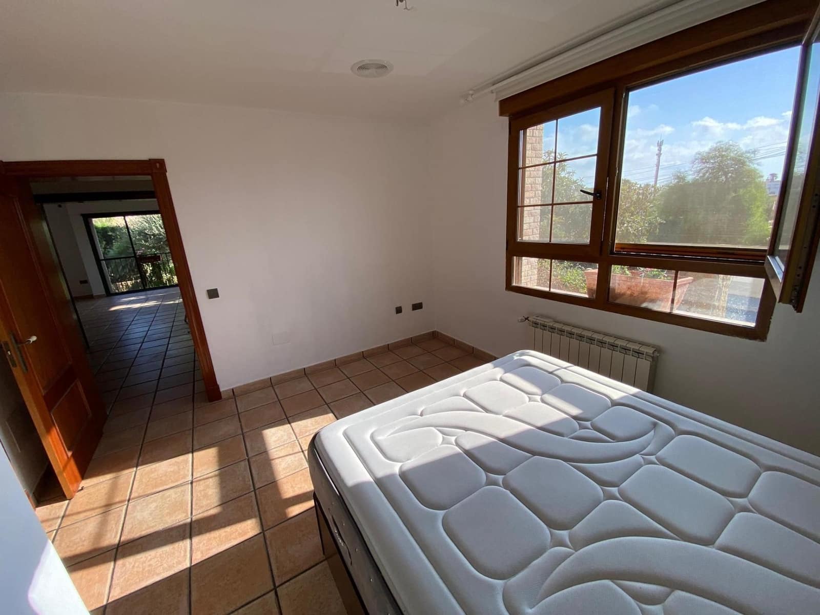 Chalet de 5 habitaciones en Torrevieja en venta con piscina garaje - 744.500 € (Ref: 9643795)