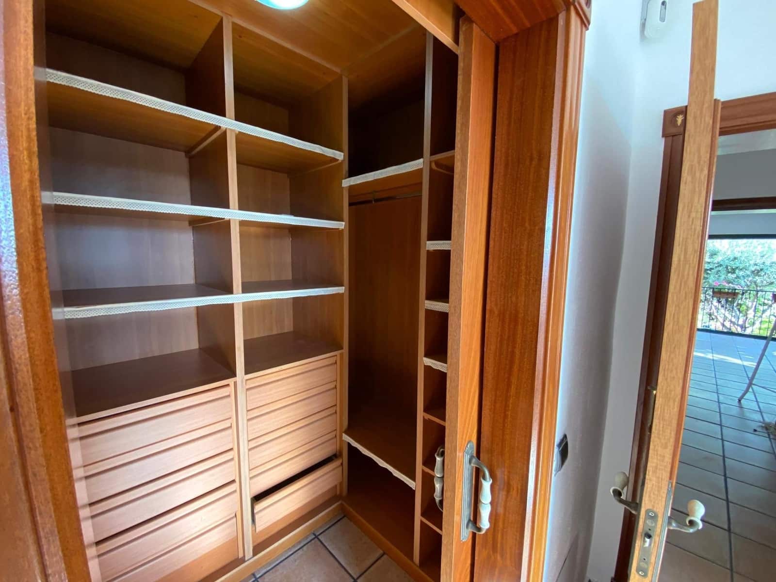 Chalet de 5 habitaciones en Torrevieja en venta con piscina garaje - 744.500 € (Ref: 9643795)