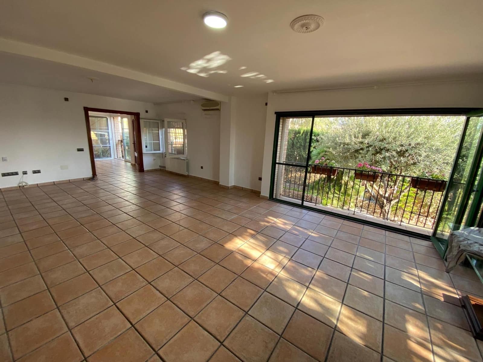 Chalet de 5 habitaciones en Torrevieja en venta con piscina garaje - 744.500 € (Ref: 9643795)