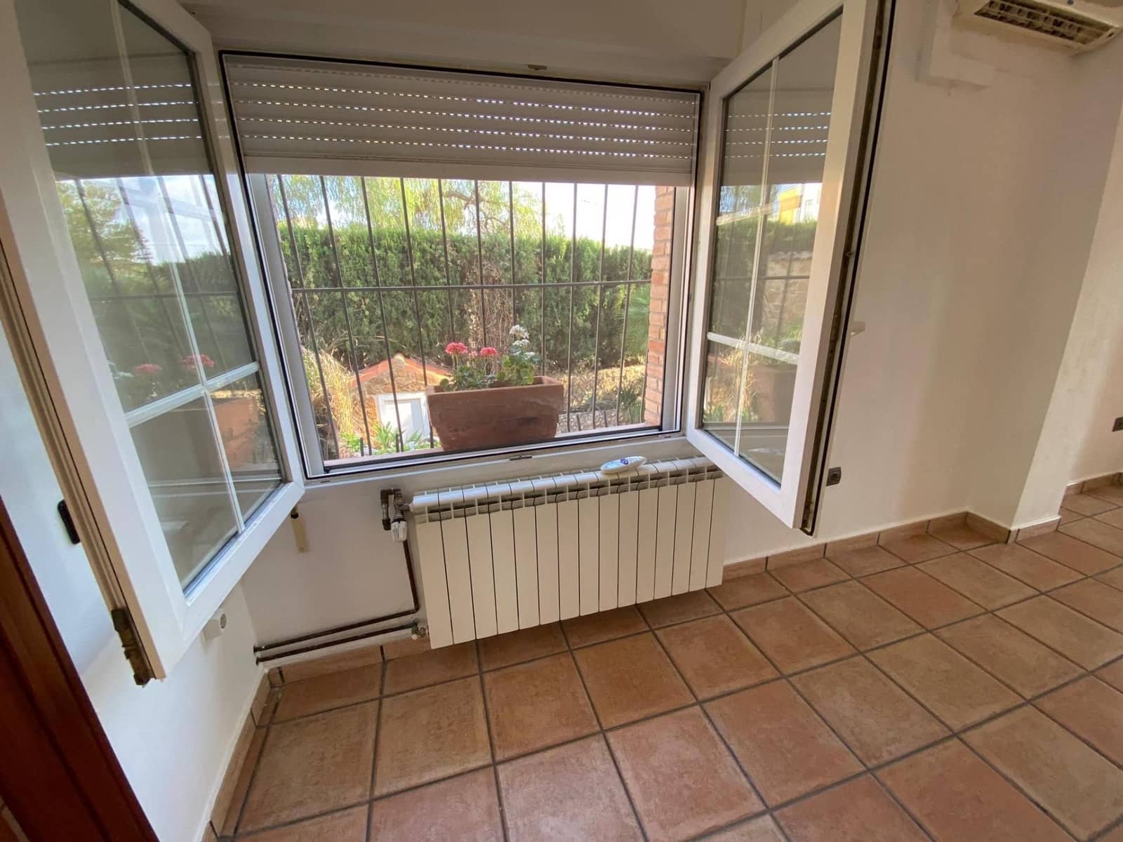 Chalet de 5 habitaciones en Torrevieja en venta con piscina garaje - 744.500 € (Ref: 9643795)