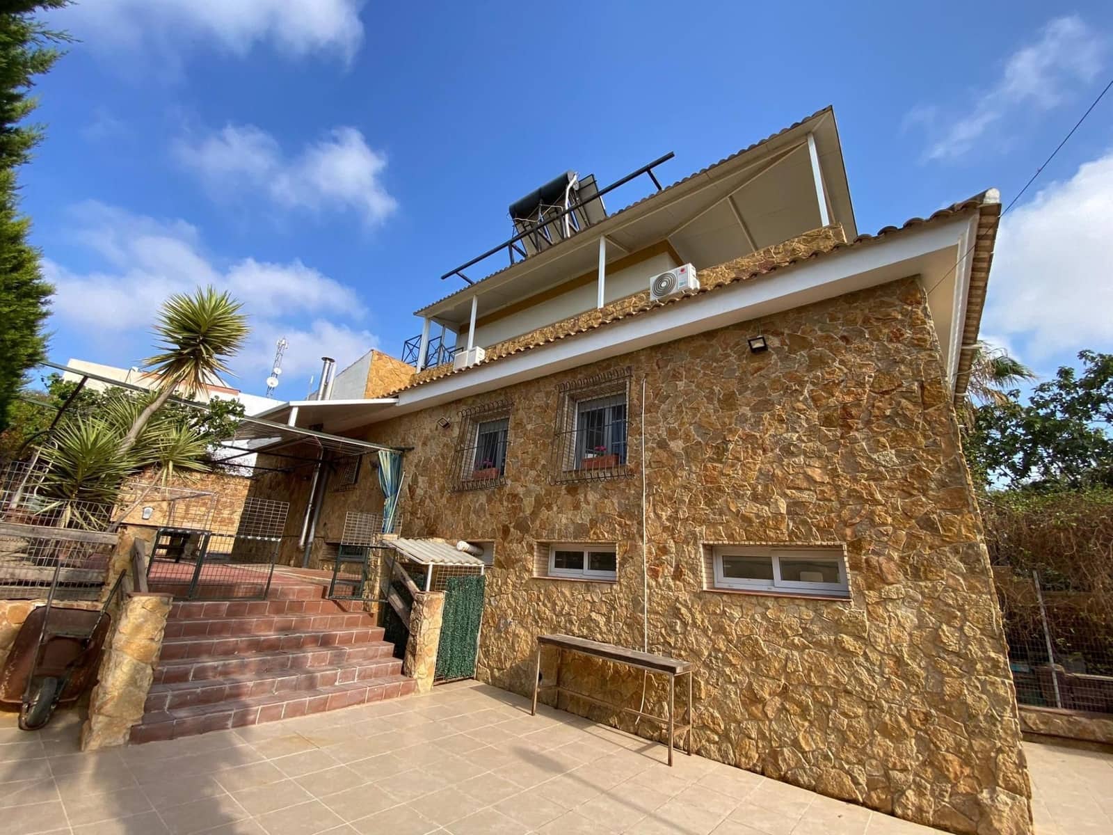 Chalet de 5 habitaciones en Torrevieja en venta con piscina garaje - 744.500 € (Ref: 9643795)