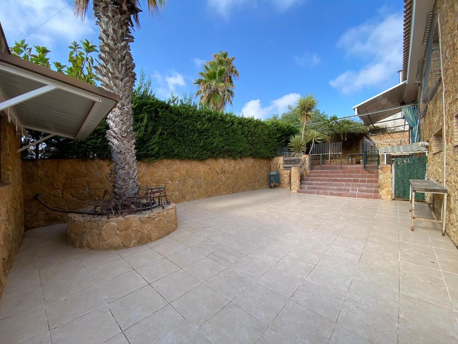 Chalet de 5 habitaciones en Torrevieja en venta con piscina garaje - 744.500 € (Ref: 9643795)