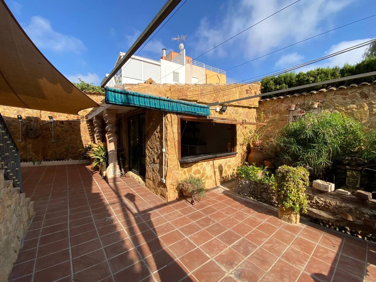 Chalet de 5 habitaciones en Torrevieja en venta con piscina garaje - 744.500 € (Ref: 9643795)