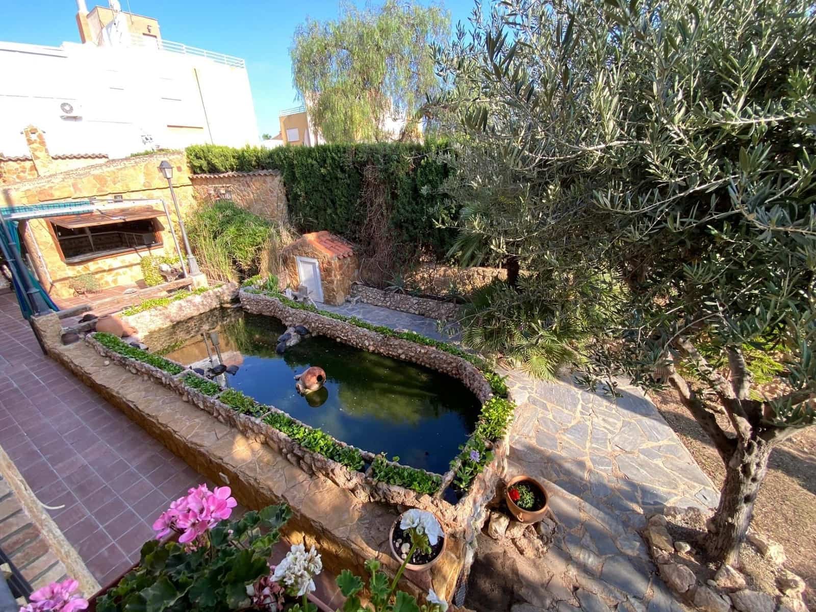 Chalet de 5 habitaciones en Torrevieja en venta con piscina garaje - 744.500 € (Ref: 9643795)