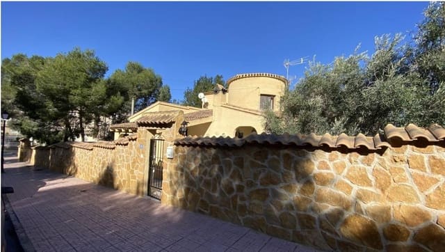 6 soverom Villa til salgs i Orihuela Costa, Orihuela med svømmebasseng garasje - € 450 000 (Ref: 9647786)