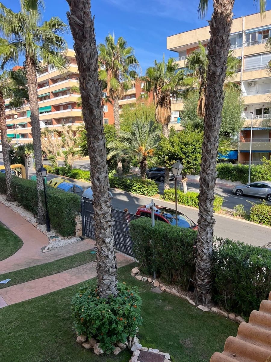 2 soverom Leilighet til salgs i Orihuela Costa med svømmebasseng garasje - € 260 000 (Ref: 9647787)
