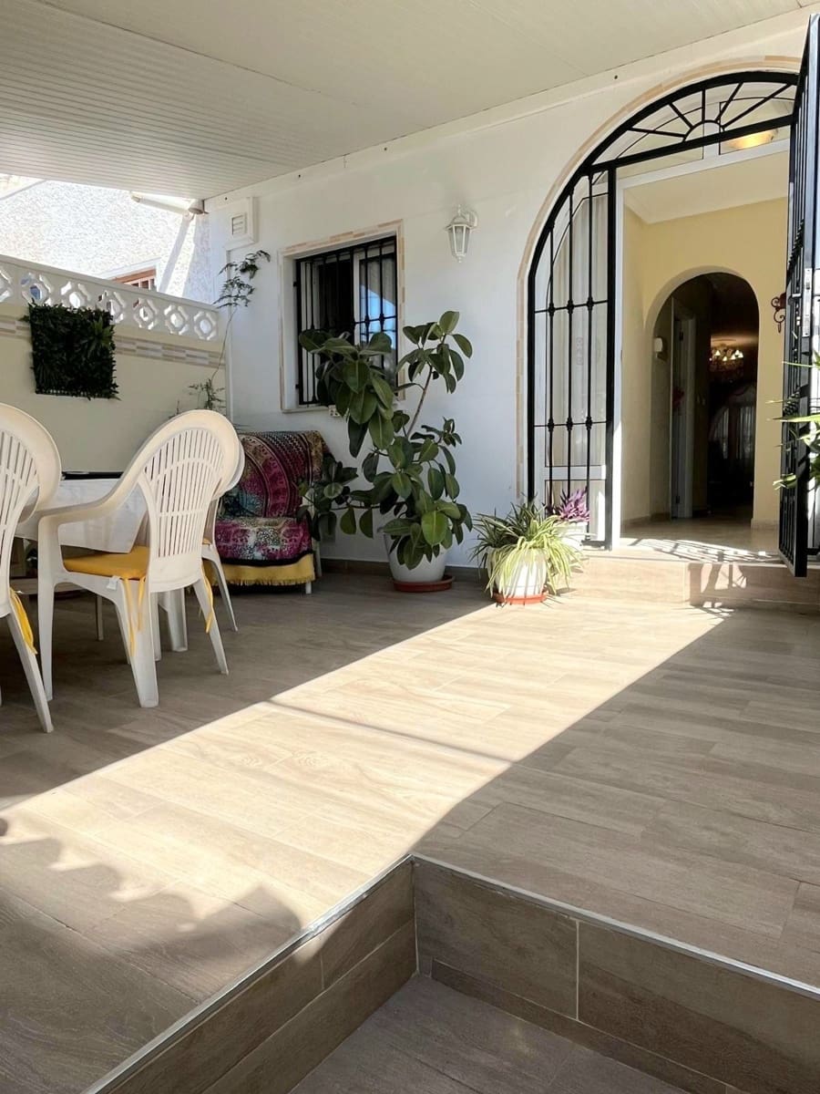 2 chambre Maison de Ville à vendre à Torrevieja avec piscine - 176 000 € (Ref: 9651257)