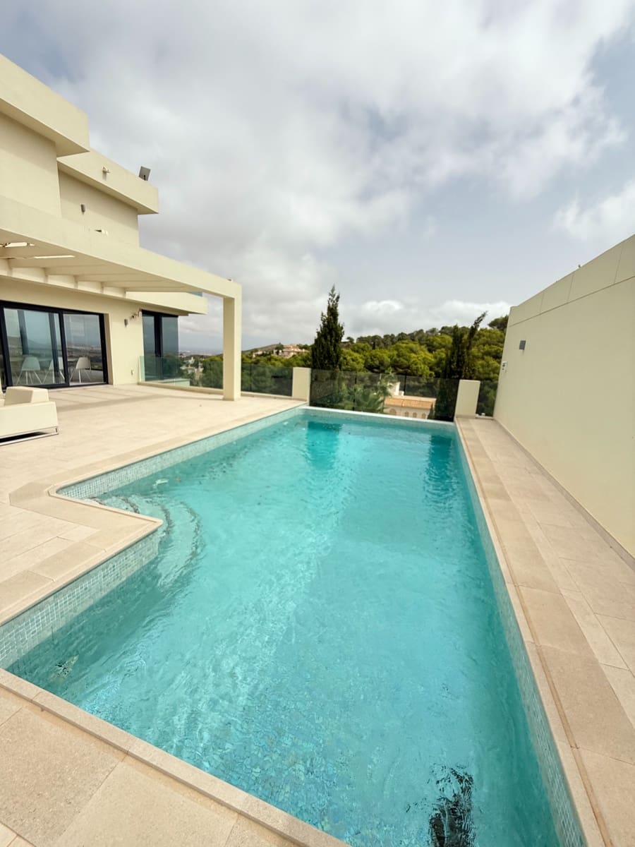 6 quarto Moradia para venda em Atamaria com piscina garagem - 1 950 000 € (Ref: 9658373)