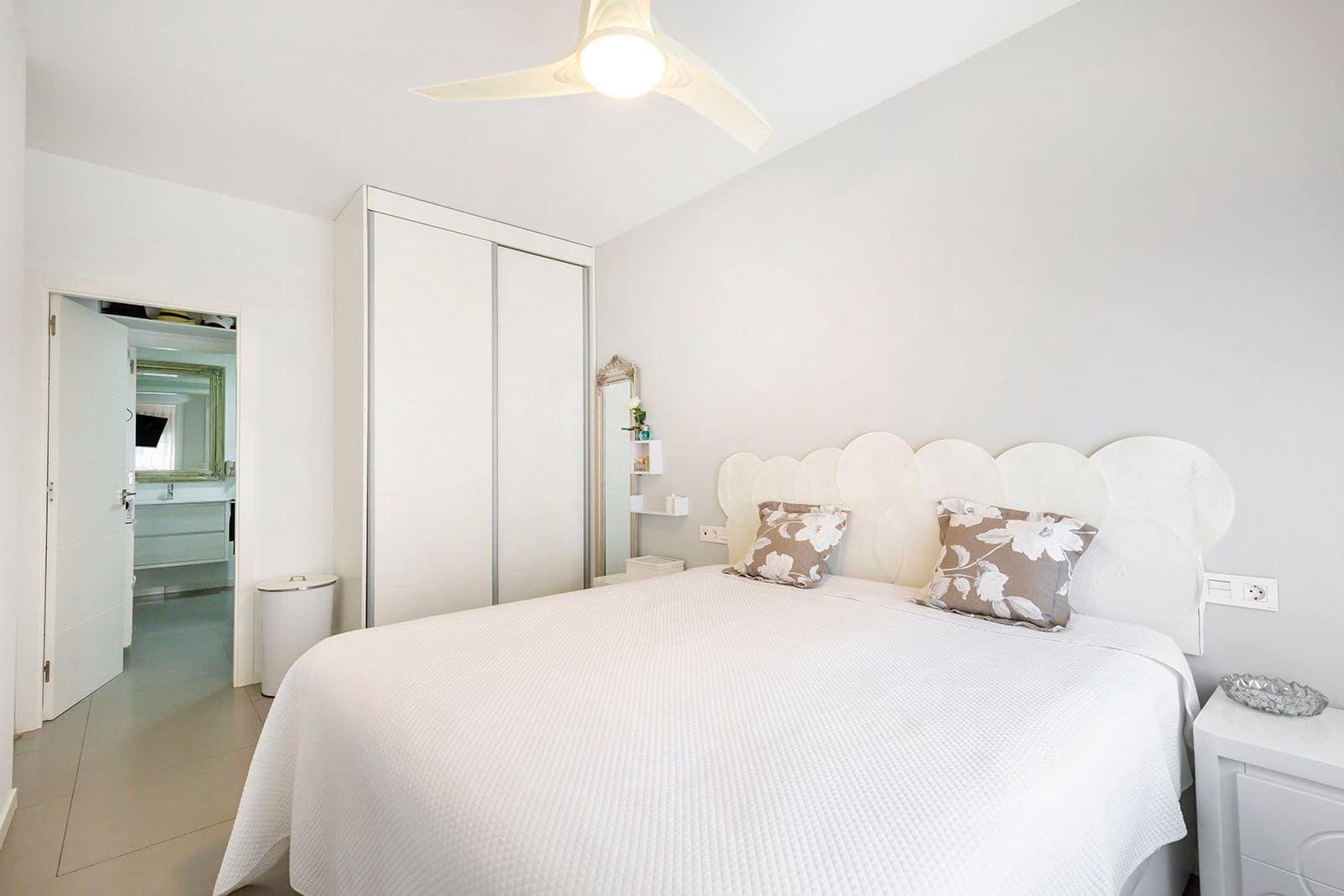 4 Zimmer Apartment zu verkaufen in Pilar de la Horadada mit Pool Garage - 597.800 € (Ref: 9658376)