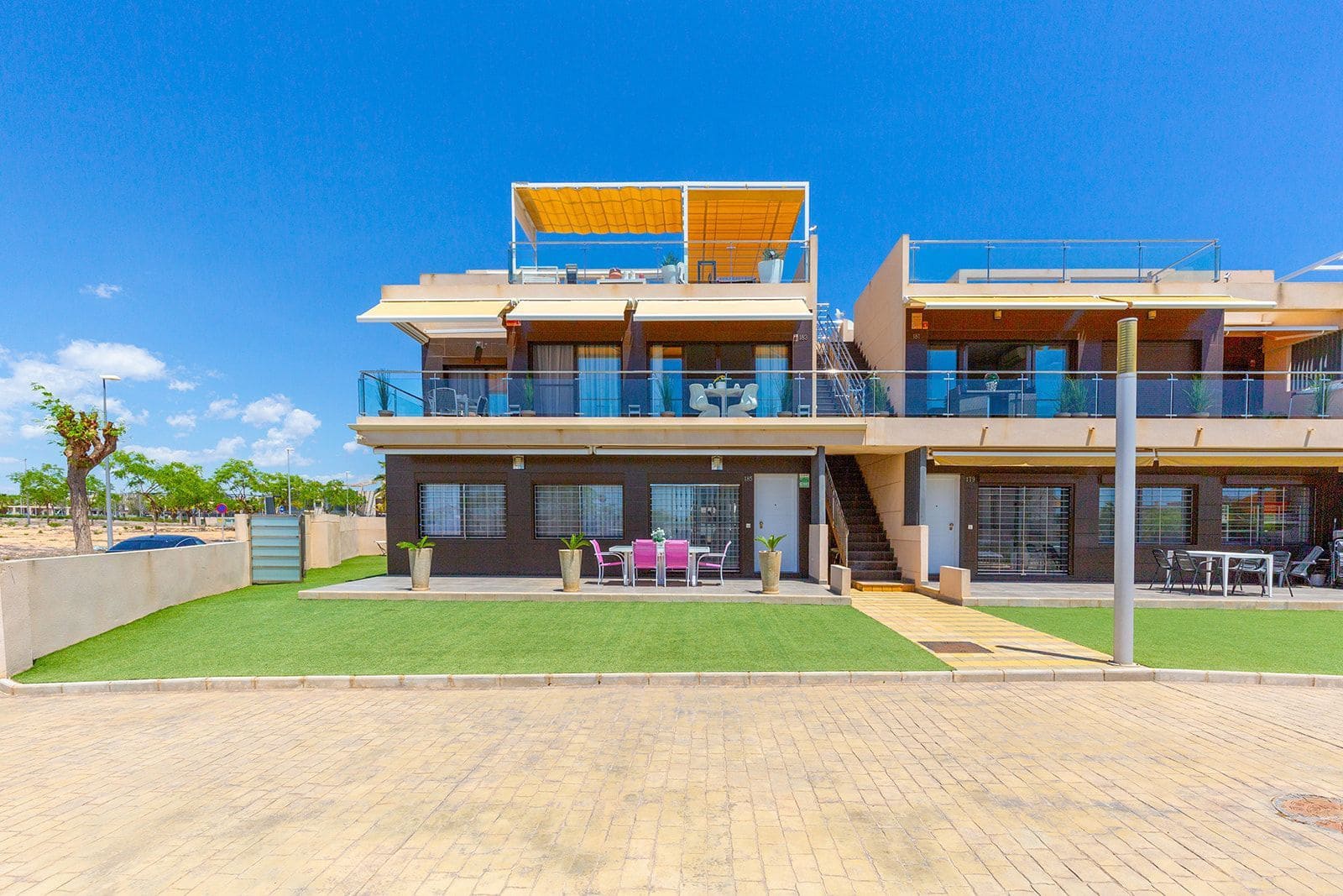 4 Zimmer Apartment zu verkaufen in Pilar de la Horadada mit Pool Garage - 597.800 € (Ref: 9658376)