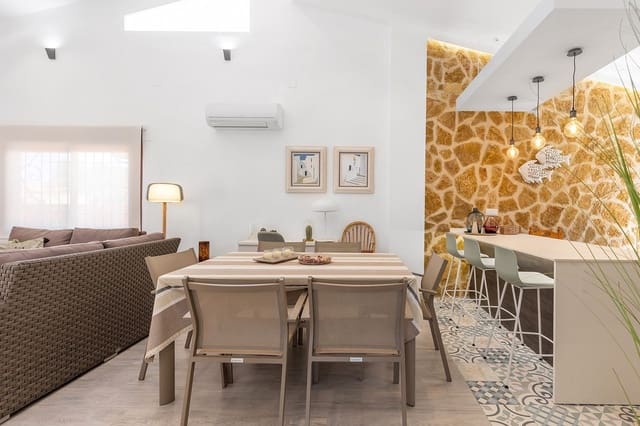 4 bedroom Villa for sale in Orihuela Costa, Orihuela with pool garage - € 749,900 (Ref: 9658378)