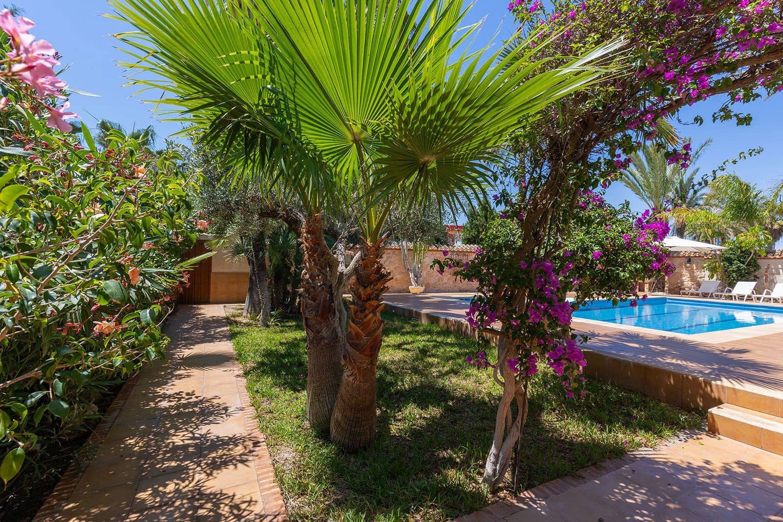 4 Zimmer Villa zu verkaufen in Orihuela Costa mit Pool Garage - 749.900 € (Ref: 9658378)