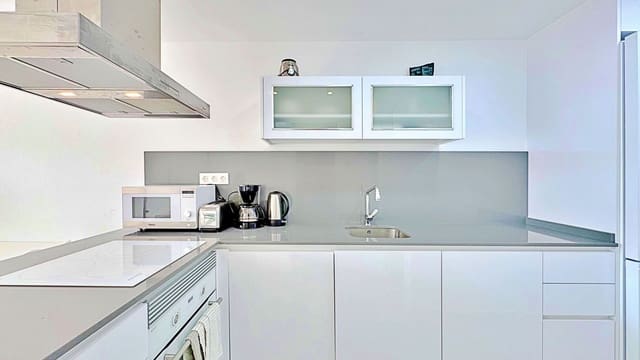 3 soverom Kjedet enebolig til salgs i Torrevieja med svømmebasseng - € 326 000 (Ref: 9658380)