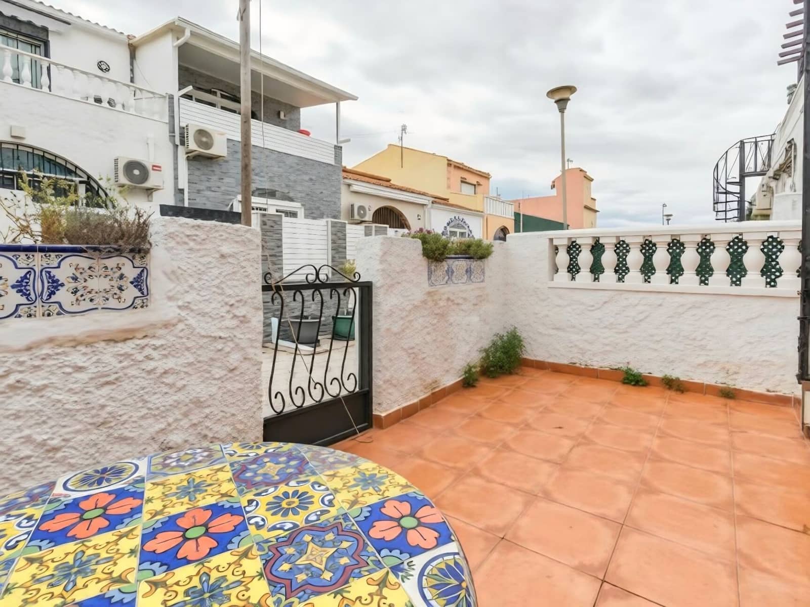 1 bedroom Bungalow for sale in Torrevieja - € 99,999 (Ref: 9665964)