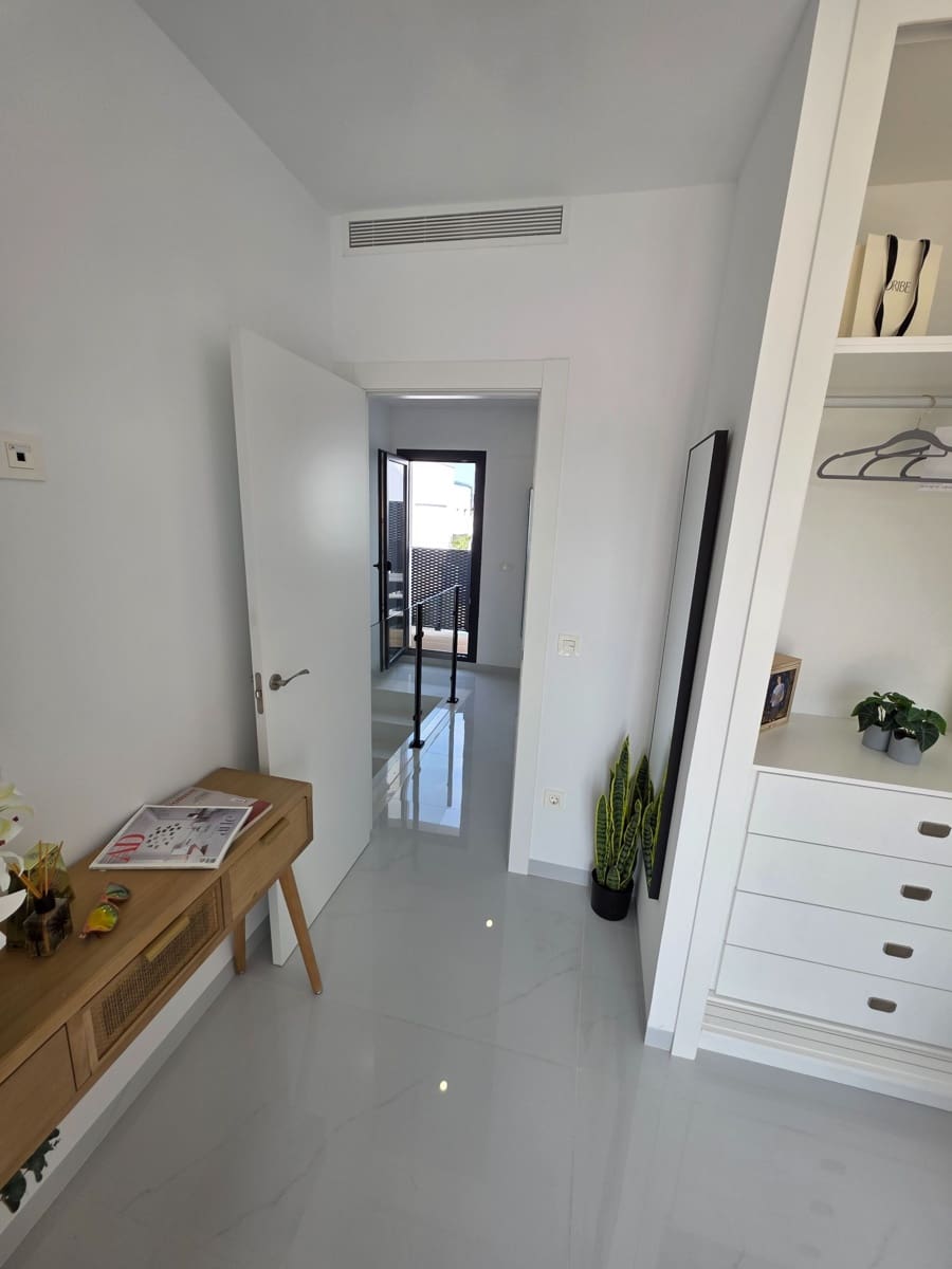 3 sypialnia Willa na sprzedaż w Orihuela Costa z basenem garażem - 415 000 € (Ref: 9679507)