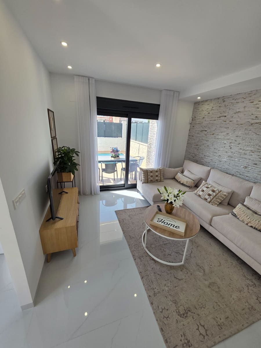 3 sypialnia Willa na sprzedaż w Orihuela Costa z basenem garażem - 415 000 € (Ref: 9679507)